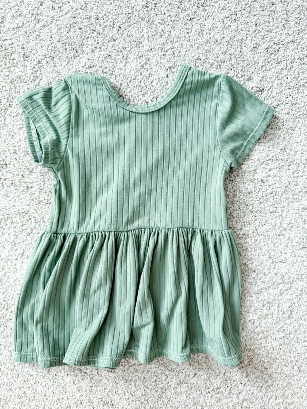 Girls' Short Sleeve Ribbed Peplum Top in Sage Green
